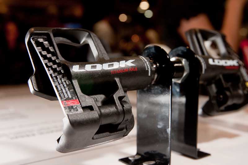 look keo 2 max carbon vs shimano ultegra